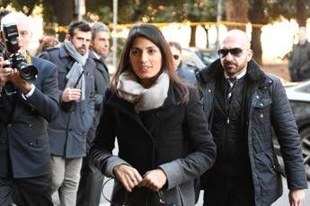 Raggi torna a Roma Raggi torna a Roma